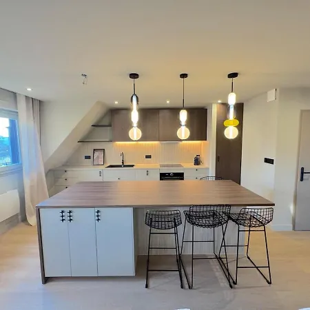 Duplex Contemporain Et Confort Lägenhet *